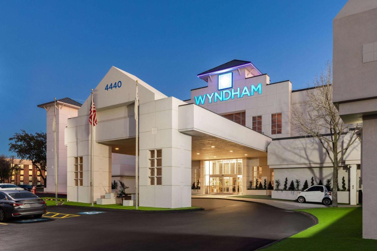 Wyndham Dfw Airport Hotel Irving Exterior photo